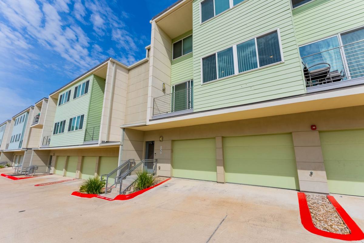 Condo for rent at 604 N Bluff Dr, Austin, TX 78745