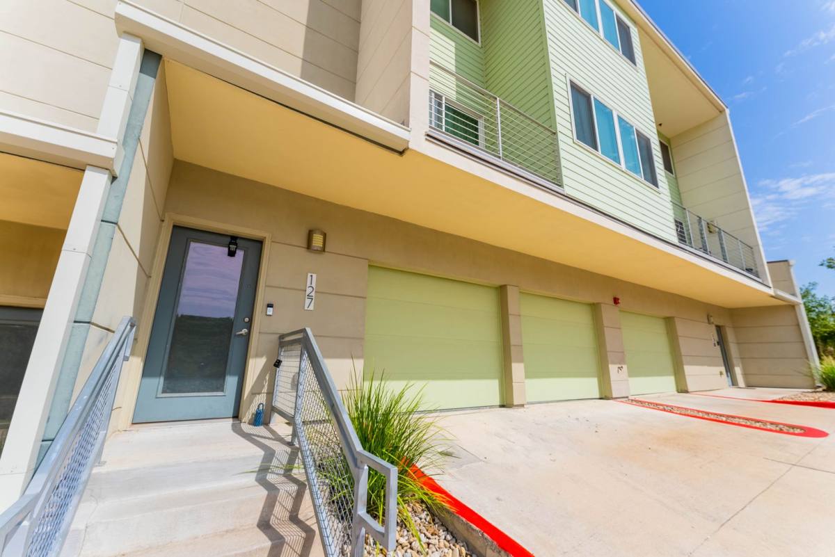 Condo for rent at 604 N Bluff Dr, Austin, TX 78745
