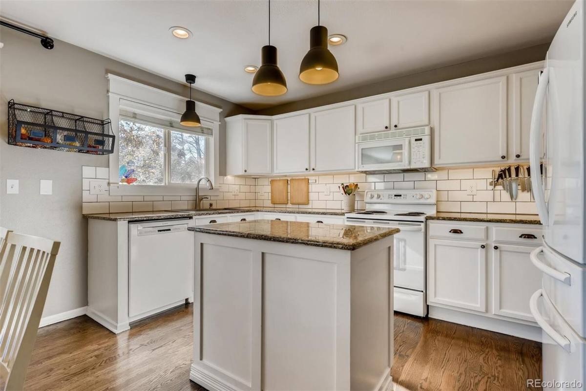 House for rent at 1118 Riddlewood Lane, Littleton, CO 80129