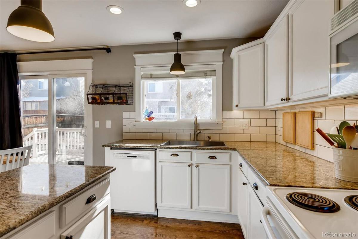 House for rent at 1118 Riddlewood Lane, Littleton, CO 80129