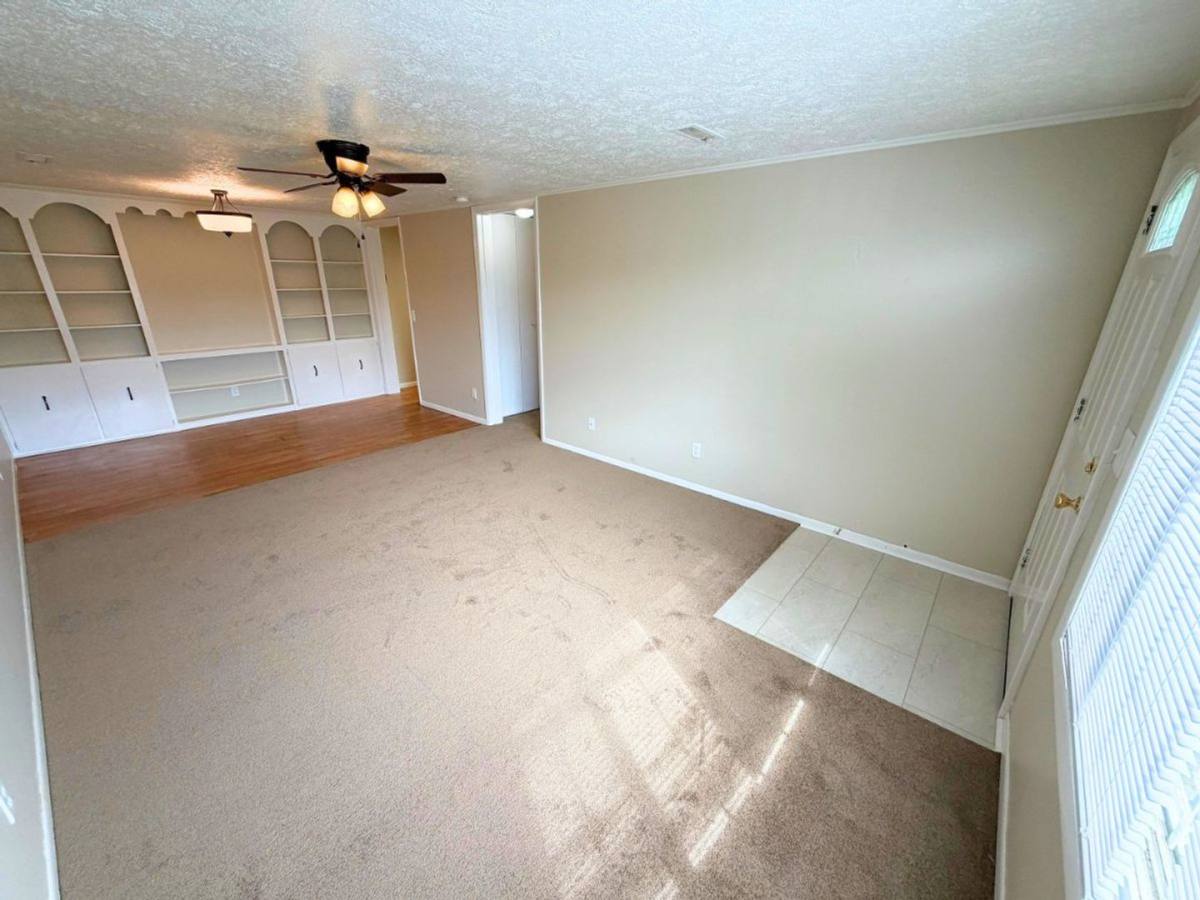 Apartment for rent at 505 Pine Valley Dr, Steubenville, OH 43953