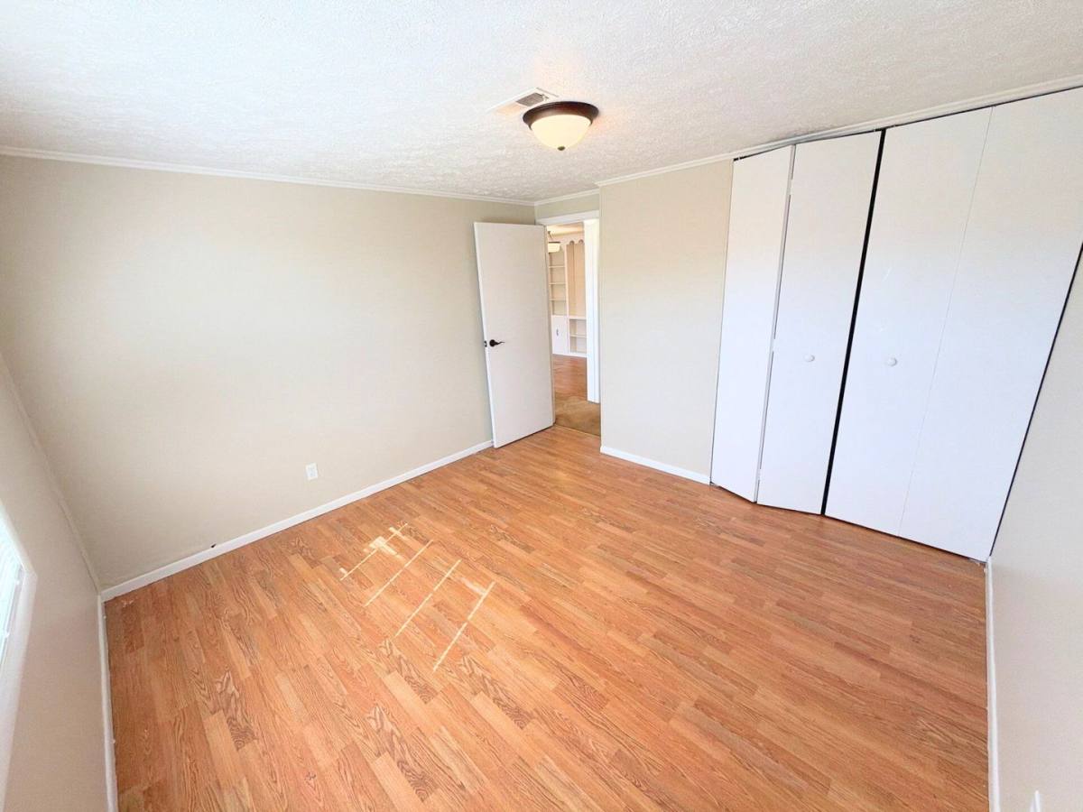 Apartment for rent at 505 Pine Valley Dr, Steubenville, OH 43953
