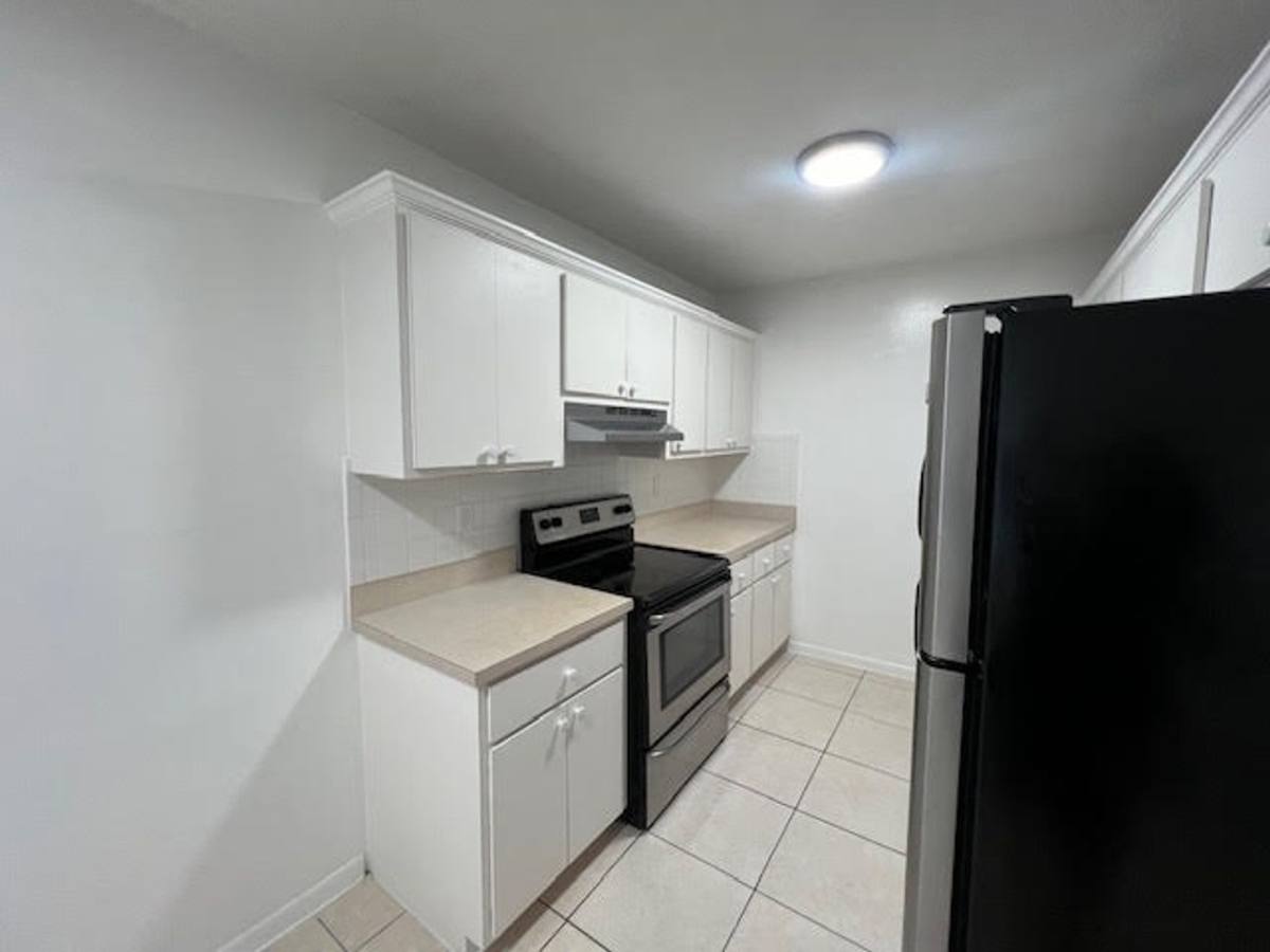 Apartment for rent at 1200 S Broadway, Lake Worth, FL 33462