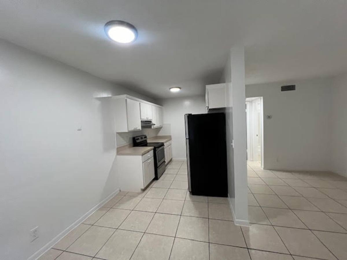 Apartment for rent at 1200 S Broadway, Lake Worth, FL 33462