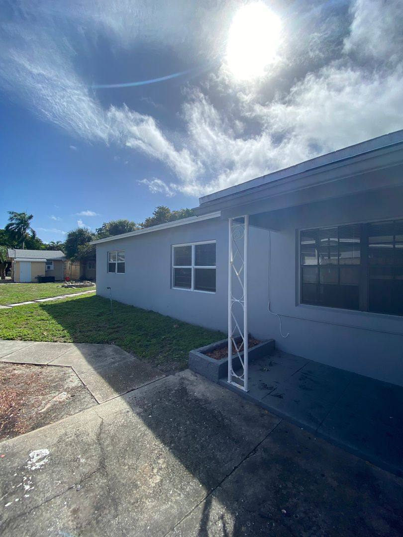 Apartment for rent at 3712 Henry Ave, West Palm Beach, FL 33405