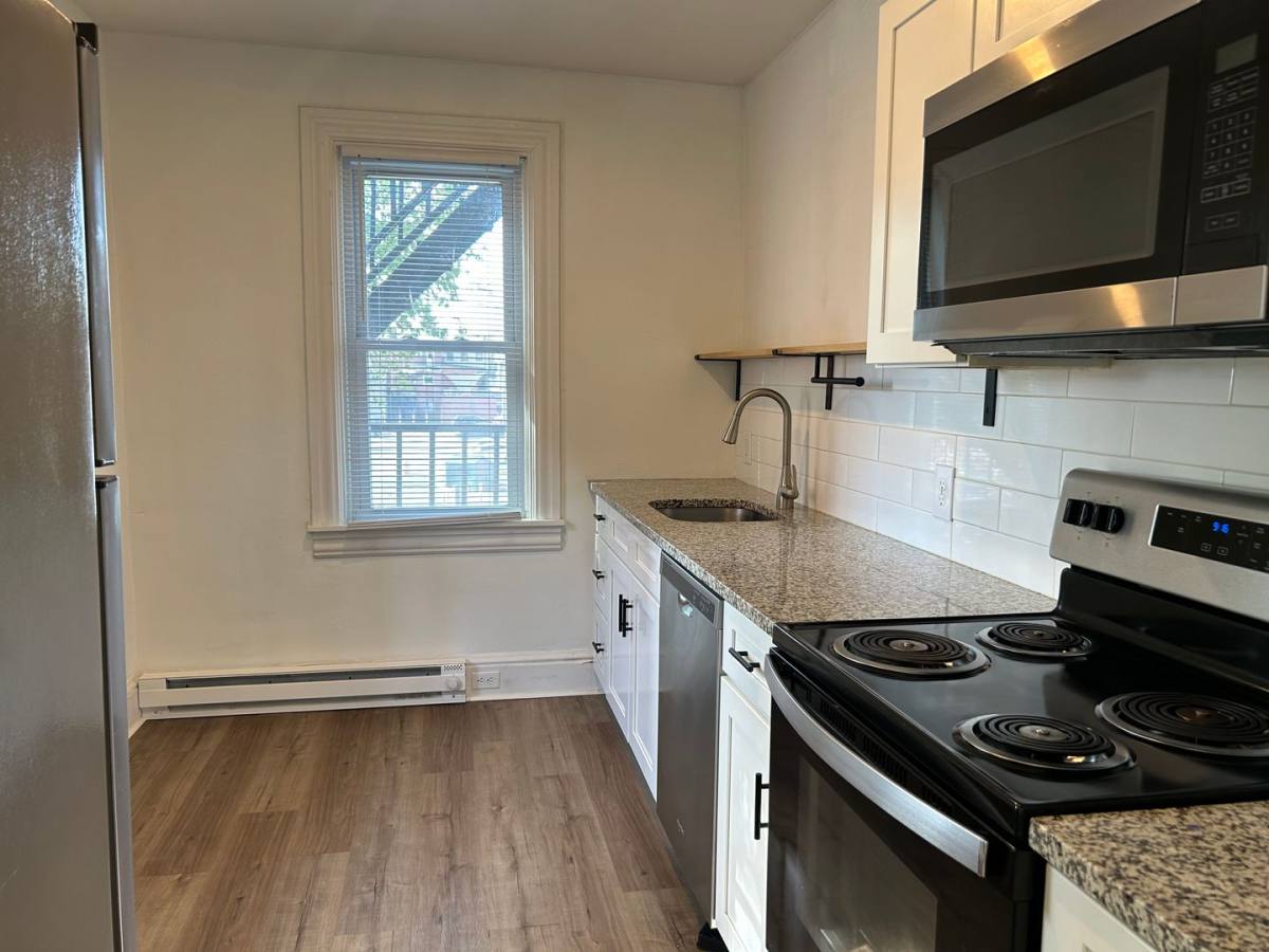 Apartment for rent at 126 1 2 E Lemon St, Lancaster, PA 17602