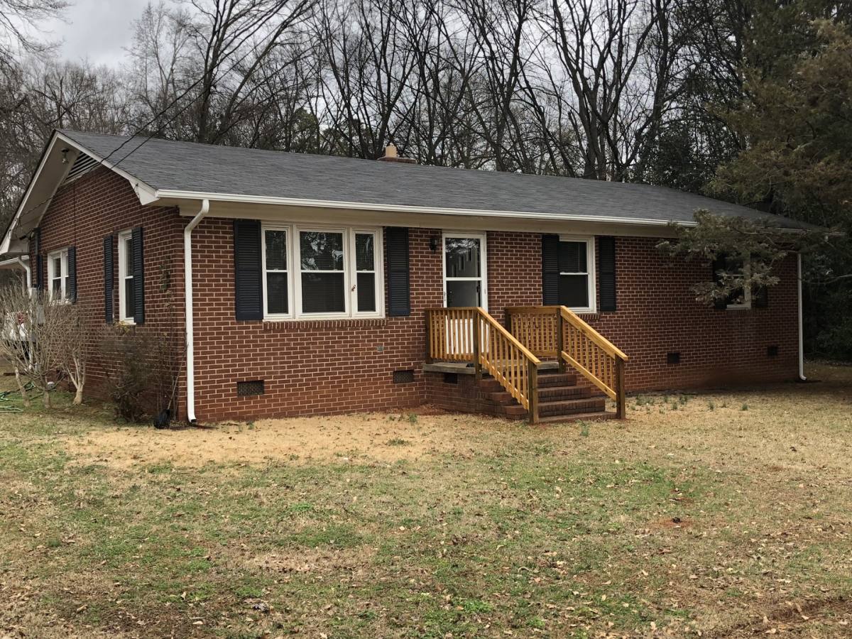 House for rent at 626 Tuckaseege Rd, Mount Holly, NC 28120