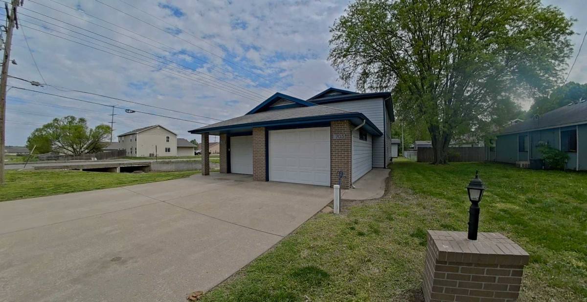 House for rent at 703 Mission Ave, Manhattan, KS 66502