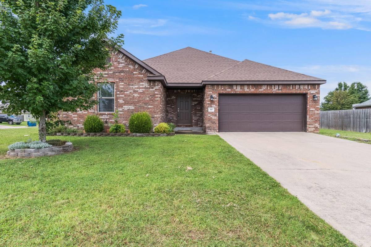House for rent at 457 Harper Dr, Pea Ridge, AR 72751