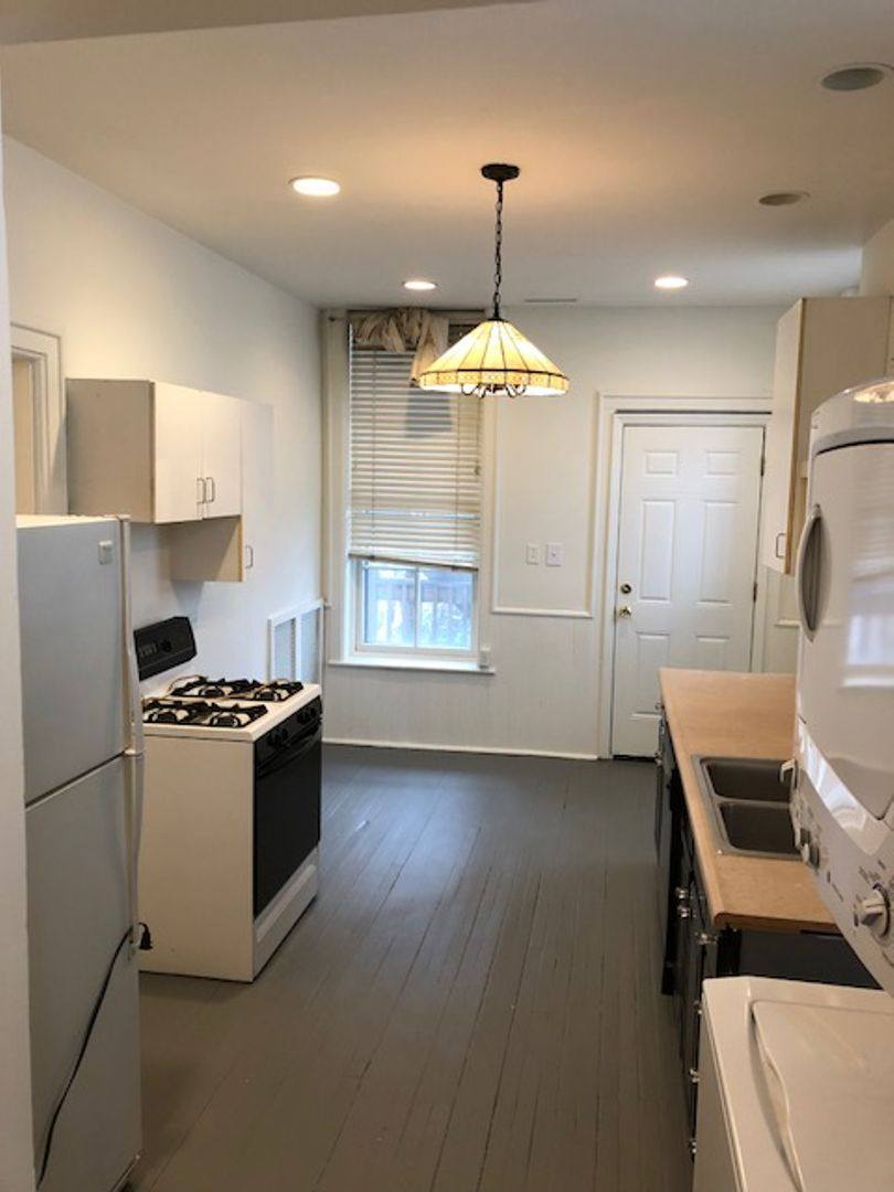 Apartment for rent at 1628-30 N Wells St, Chicago, IL 60614