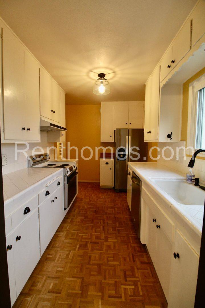House for rent at 2244 Plum St, San Diego, CA 92106