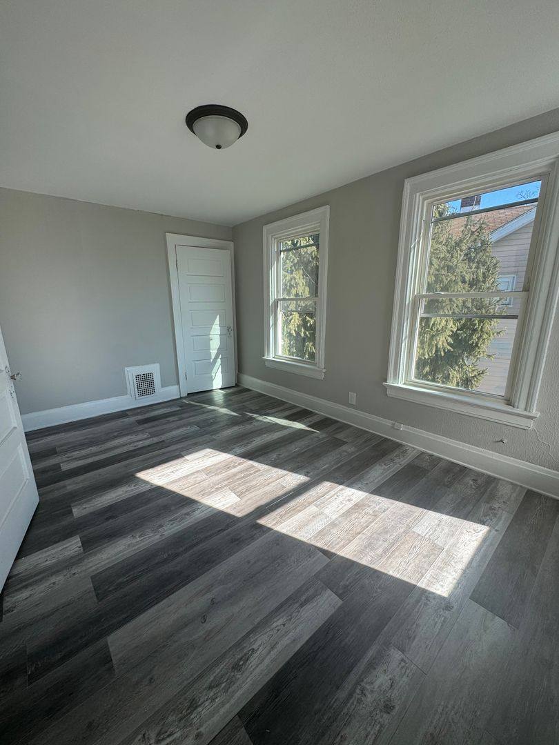 Apartment for rent at 414-416 Park Ave, Hamilton, OH 45013
