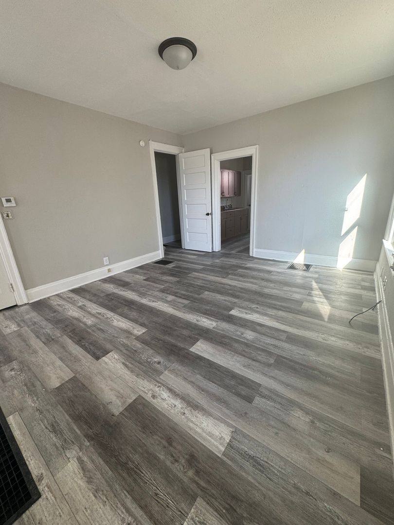 Apartment for rent at 414-416 Park Ave, Hamilton, OH 45013