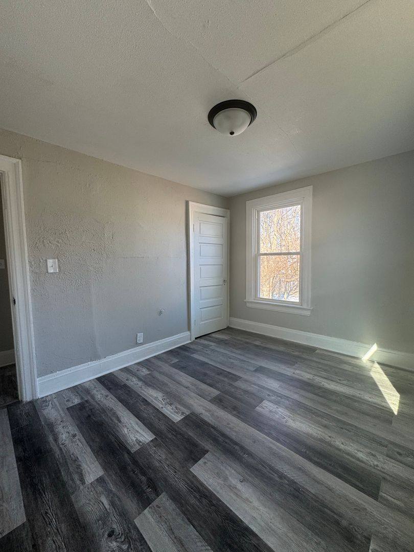 Apartment for rent at 414-416 Park Ave, Hamilton, OH 45013
