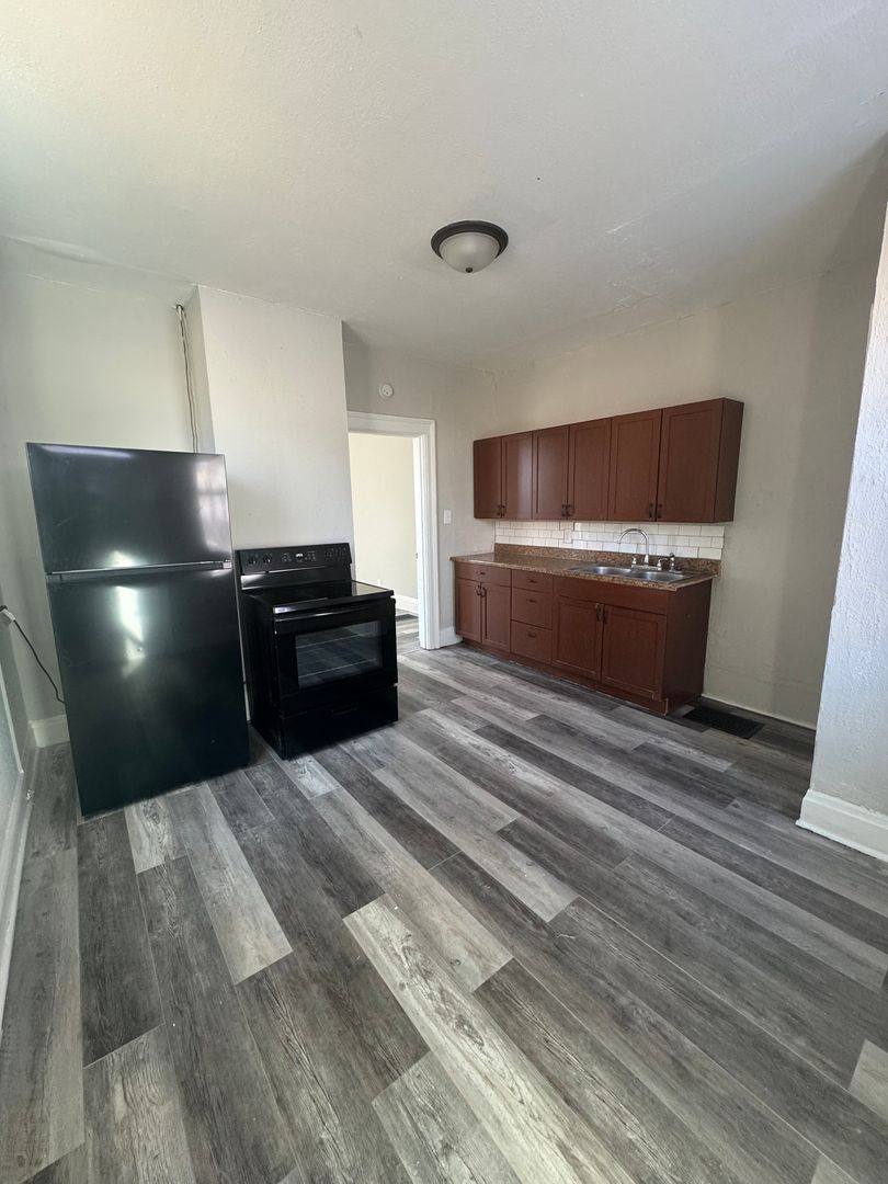 Apartment for rent at 414-416 Park Ave, Hamilton, OH 45013