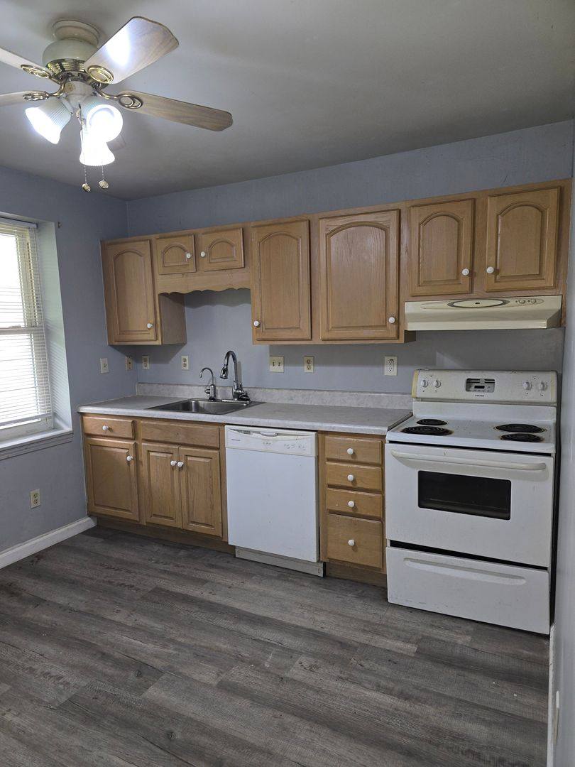 Apartment for rent at 635-639 Baldwin St, Bridgeville, PA 15017
