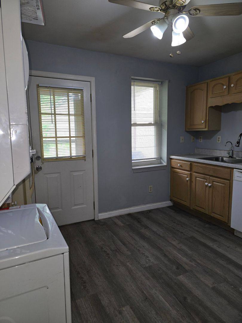 Apartment for rent at 635-639 Baldwin St, Bridgeville, PA 15017