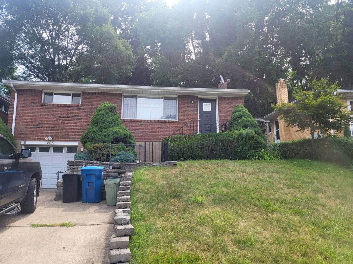 House for rent at 808 Norvell Dr, Pittsburgh, PA 15235