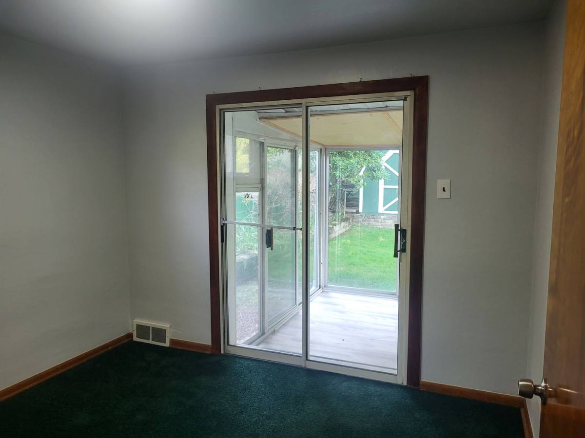 House for rent at 808 Norvell Dr, Pittsburgh, PA 15235