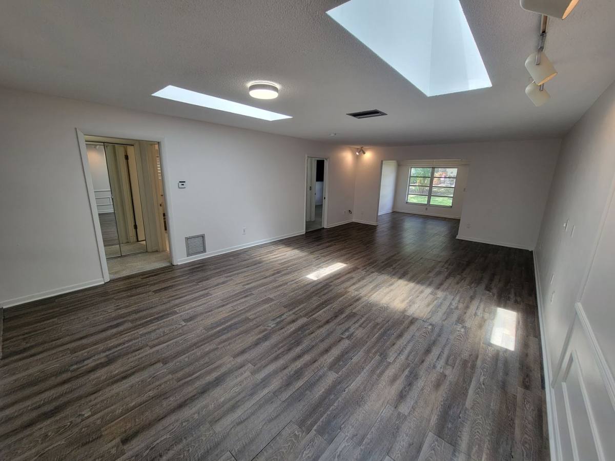 Apartment for rent at 1657 S Lake Ave, Clearwater, FL 33756