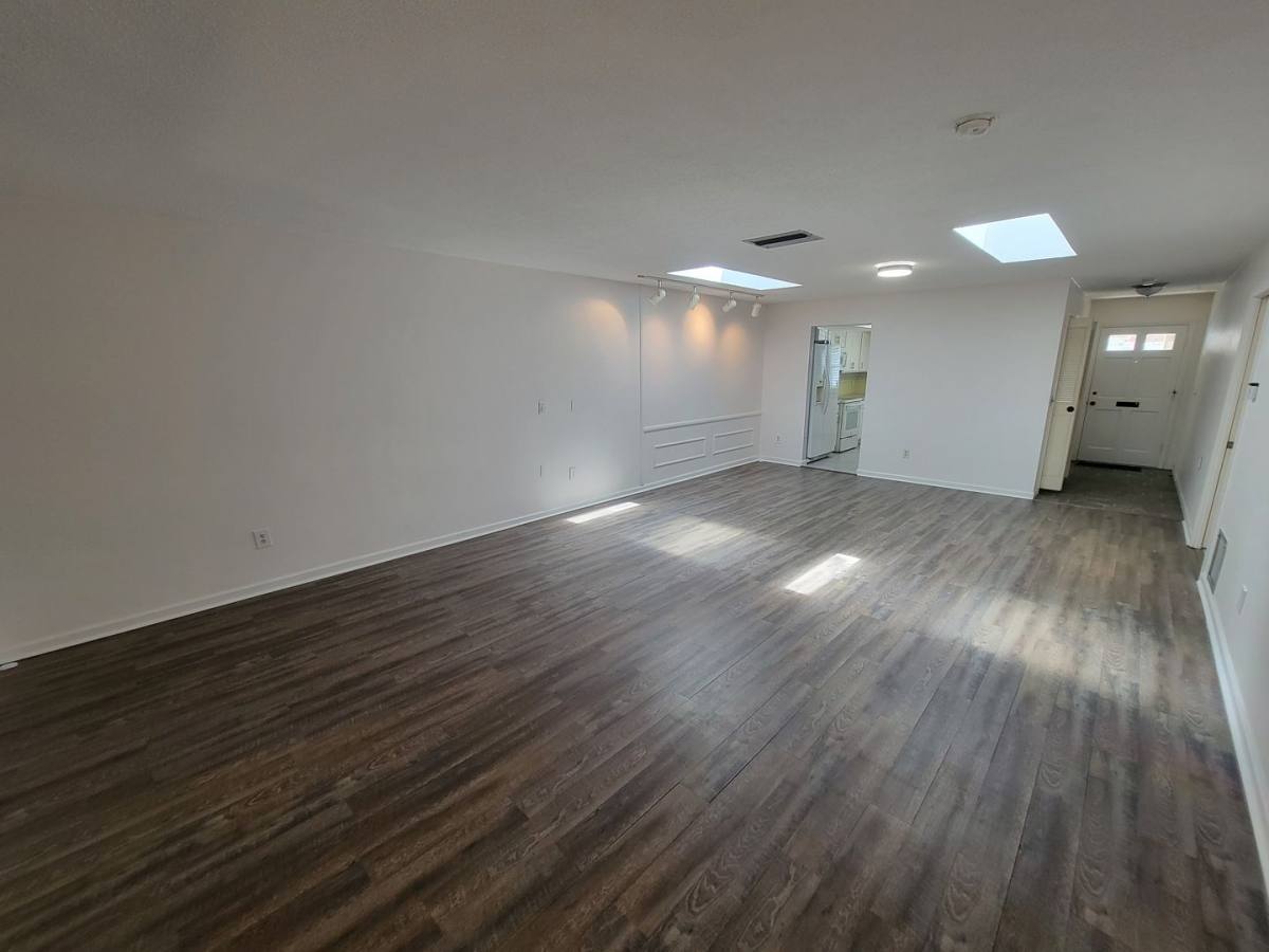 Apartment for rent at 1657 S Lake Ave, Clearwater, FL 33756