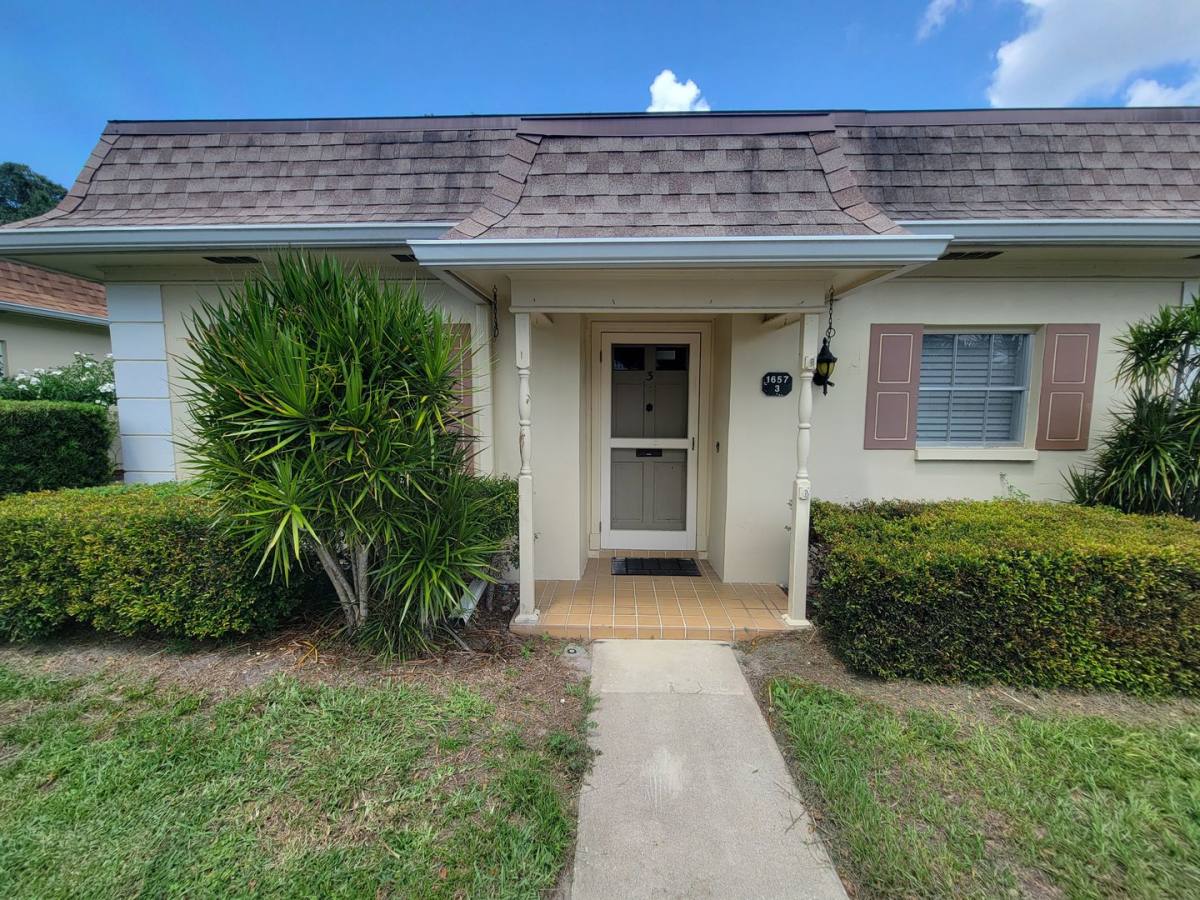 Apartment for rent at 1657 S Lake Ave, Clearwater, FL 33756