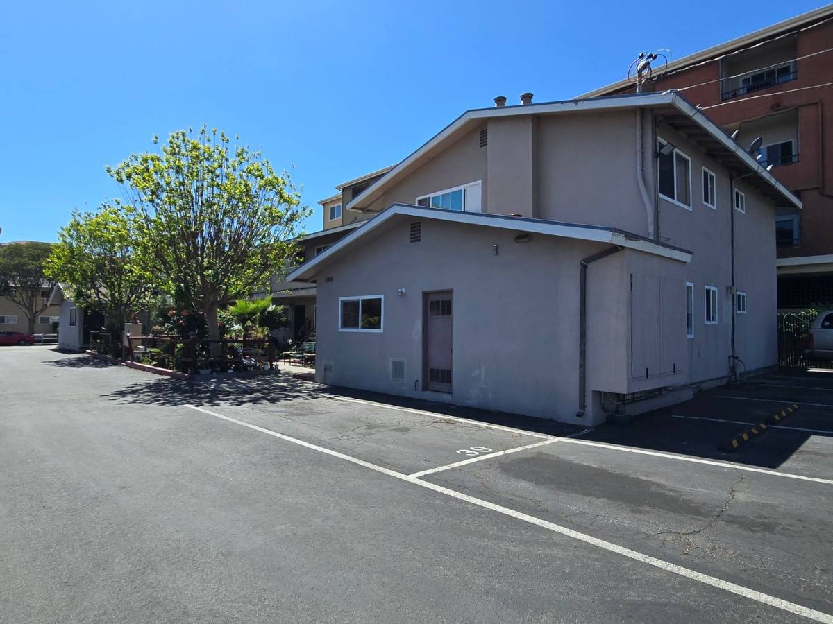 Apartment for rent at 3579 Agate Dr, Santa Clara, CA 95051