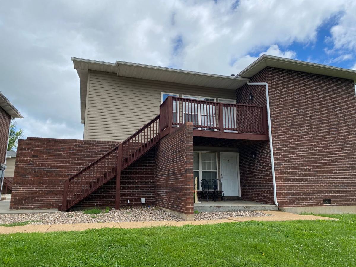 Apartment for rent at 170 Westmount Dr, Farmington, MO 63640