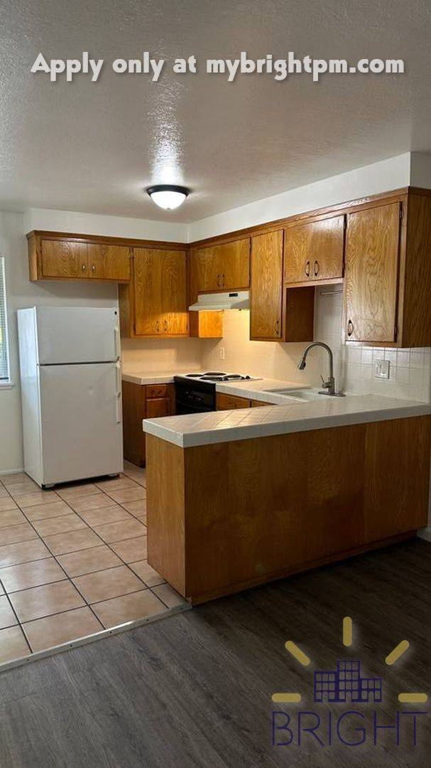 Apartment for rent at 1120 8th Ave, Sacramento, CA 95818
