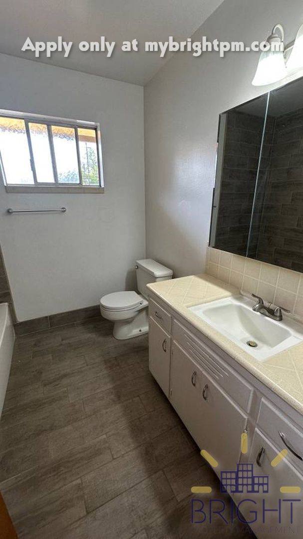 Apartment for rent at 1120 8th Ave, Sacramento, CA 95818