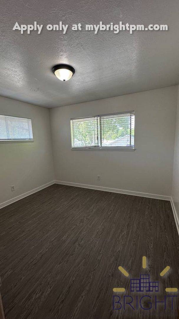 Apartment for rent at 1120 8th Ave, Sacramento, CA 95818