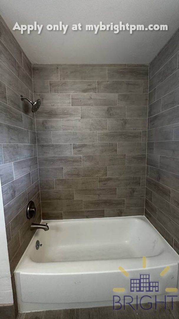 Apartment for rent at 1120 8th Ave, Sacramento, CA 95818