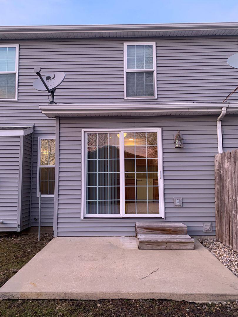 Townhouse for rent at 207 W Vine St, Tolono, IL 61880