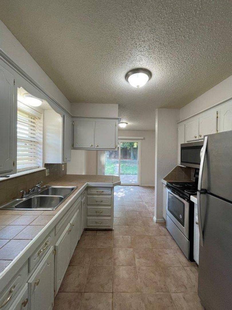 House for rent at 5104 Creekwood Terrace, Oklahoma City, OK 73135