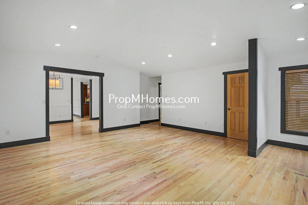 House for rent at 1112 Erickson St, Lake Oswego, OR 97034