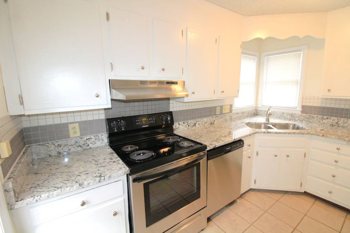 House for rent at 3032 Chenango Dr, Charlotte, NC 28212