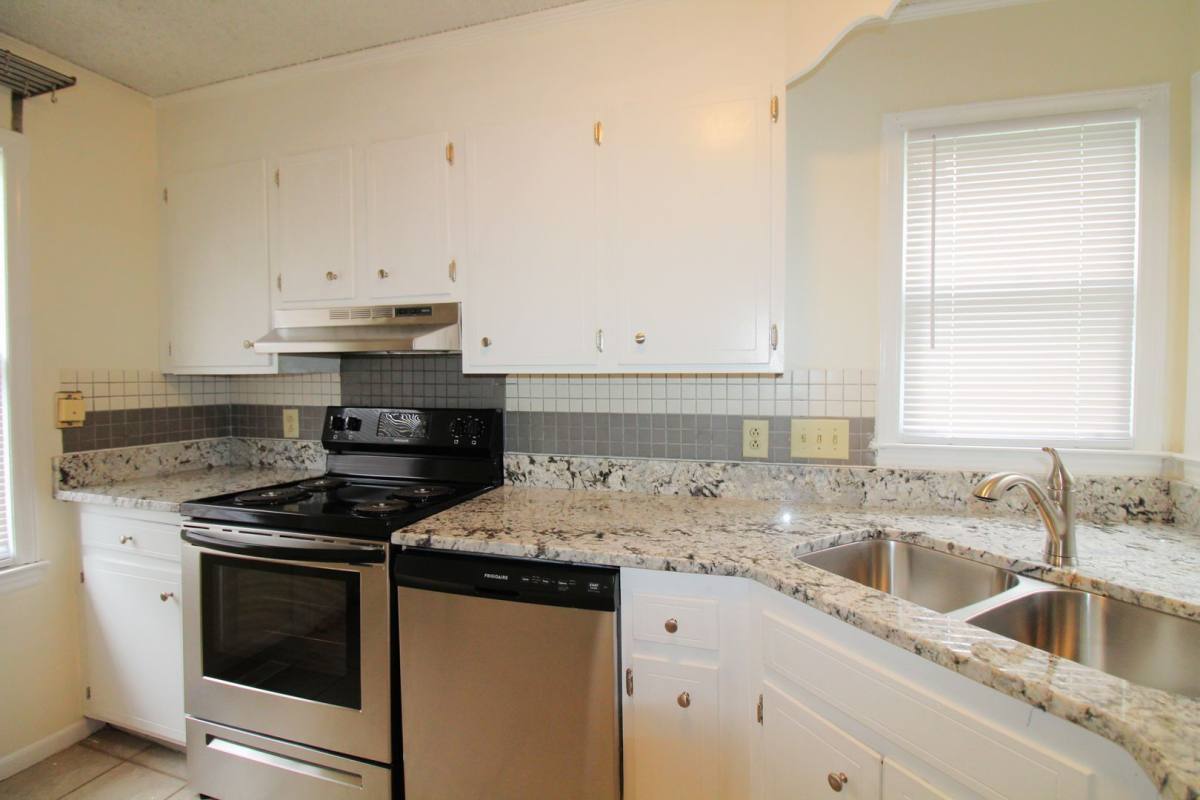 House for rent at 3032 Chenango Dr, Charlotte, NC 28212
