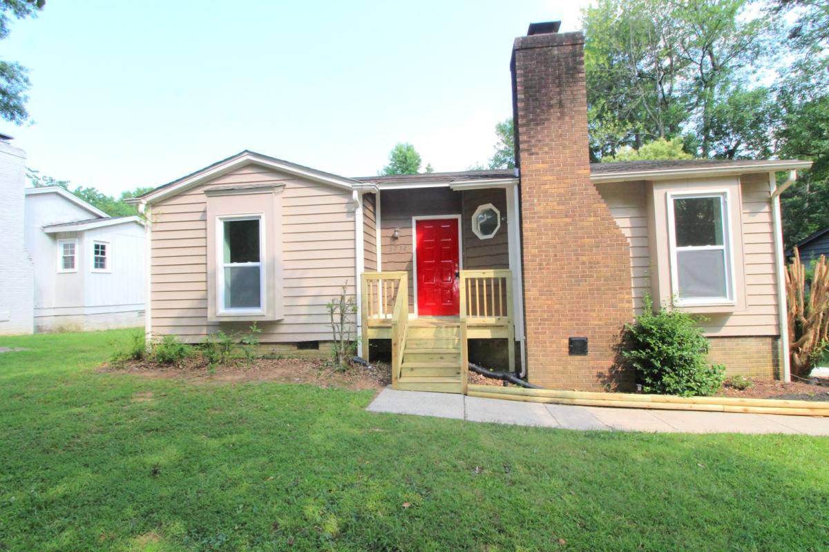 House for rent at 3032 Chenango Dr, Charlotte, NC 28212