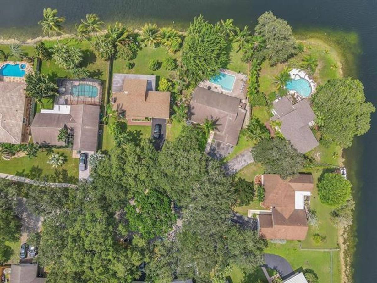 House for rent at 12003 Flicker Way, Hollywood, FL 33026