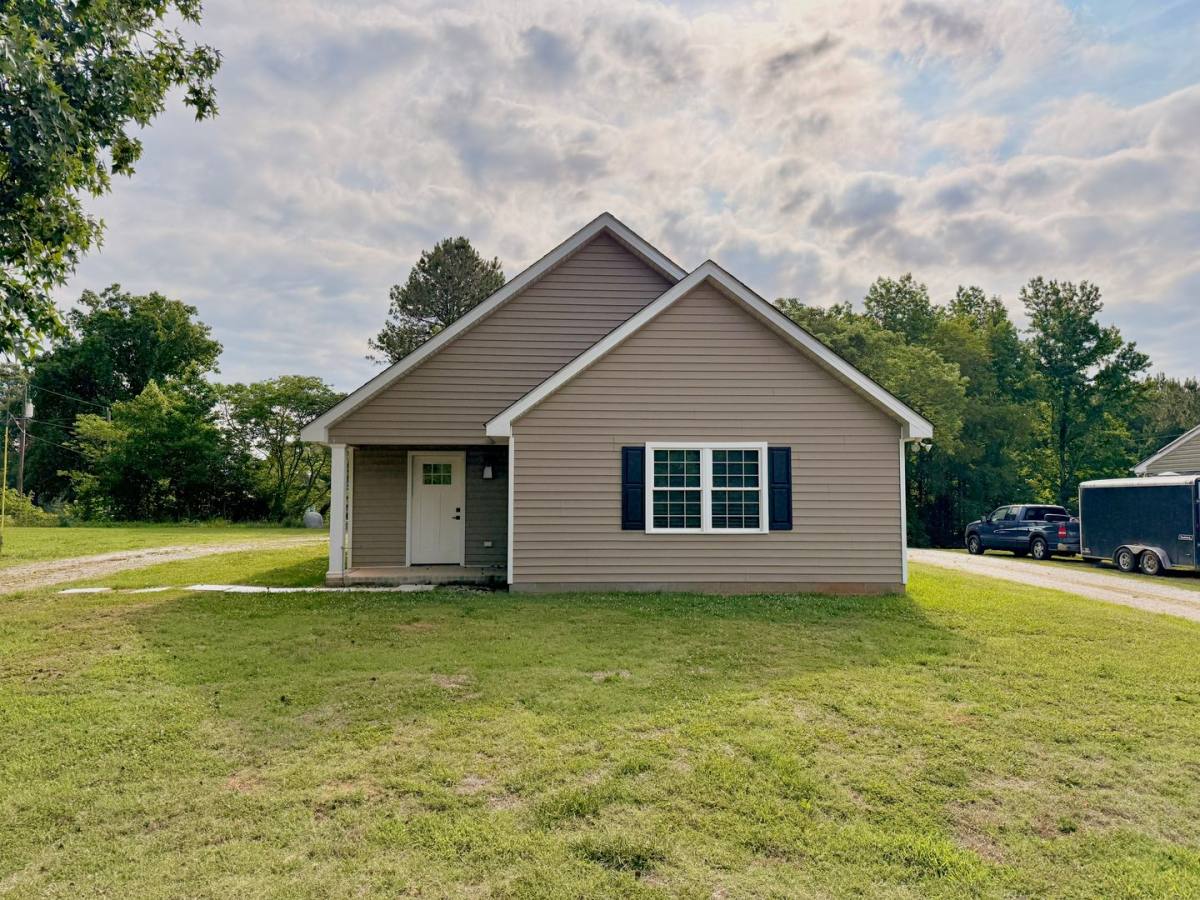 House for rent at 100 Taylor Rd, La Crosse, VA 23950