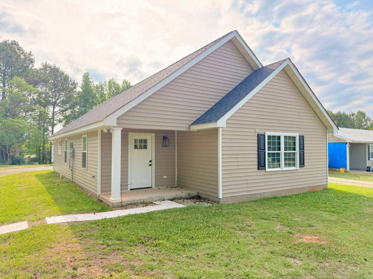 House for rent at 100 Taylor Rd, La Crosse, VA 23950