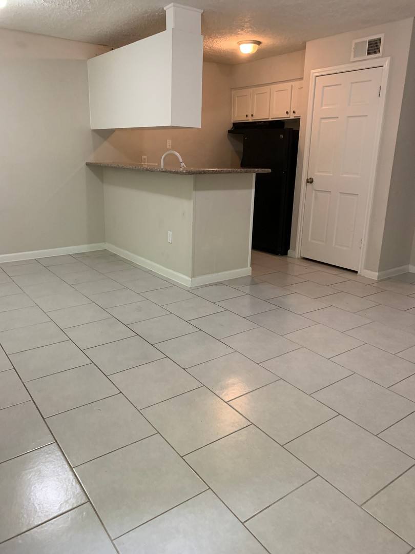 Apartment for rent at 6519 Sloan St, Houston, TX 77087