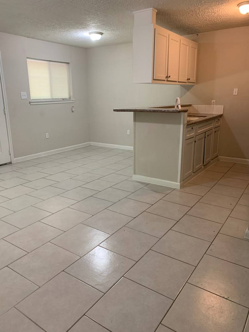 Apartment for rent at 6519 Sloan St, Houston, TX 77087