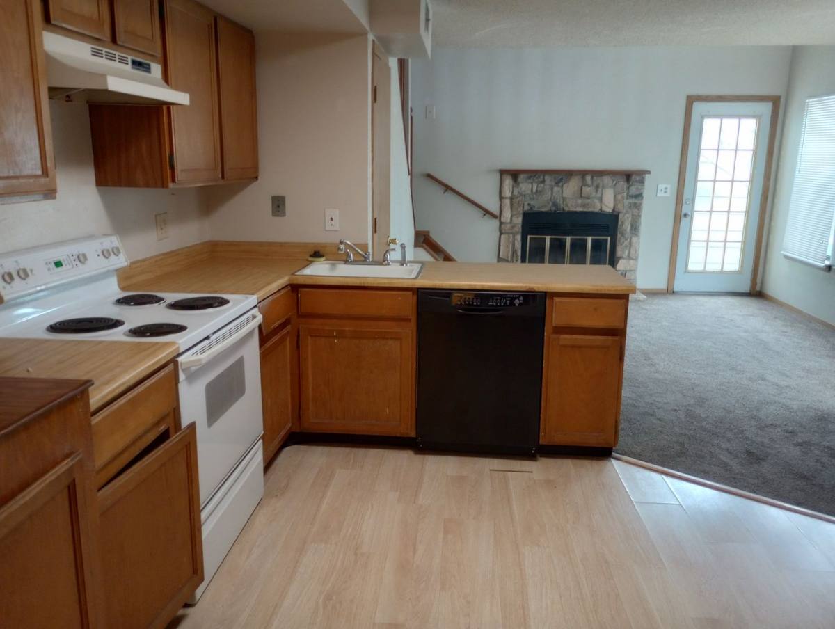 Apartment for rent at 972 S Dearborn Way, Aurora, CO 80012