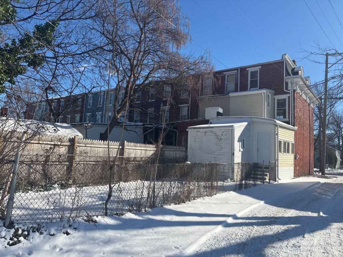 House for rent at 131 E Maple St, York, PA 17403