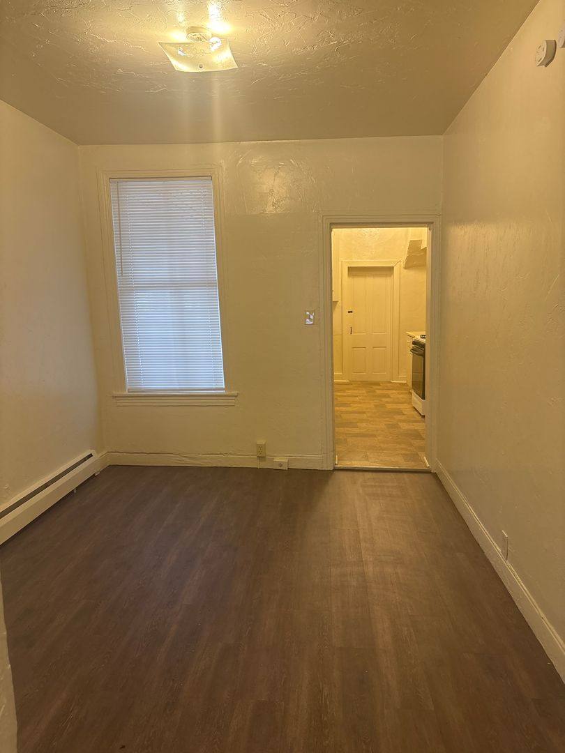 House for rent at 131 E Maple St, York, PA 17403
