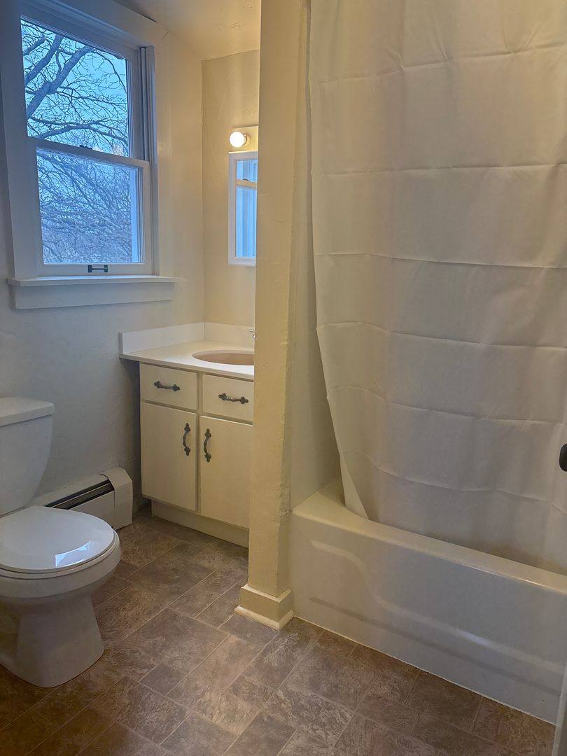 House for rent at 131 E Maple St, York, PA 17403