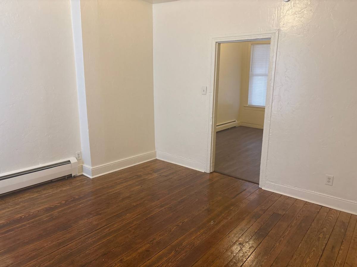 House for rent at 131 E Maple St, York, PA 17403