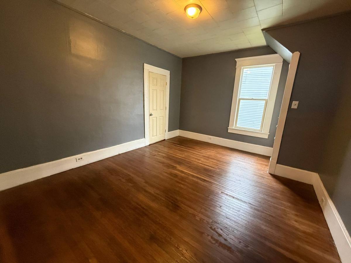 House for rent at 103 Dewey Ave, Newark, OH 43055