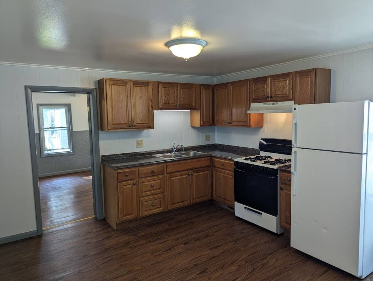 Apartment for rent at 695 697 Highland Ave, Meadville, PA 16335